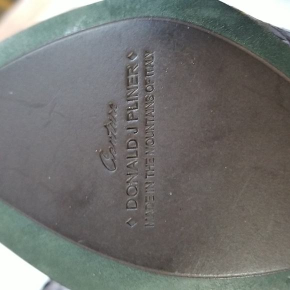 Donald J Pliner Couture brown leather shoes.  Size 8N - Picture 11 of 12